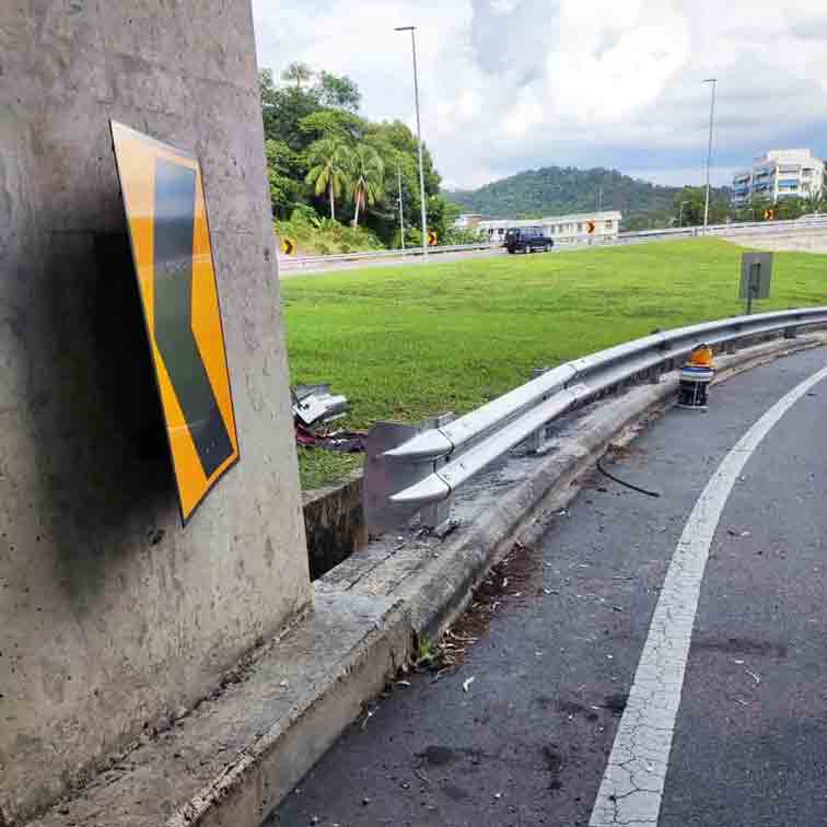 China highway guardrail